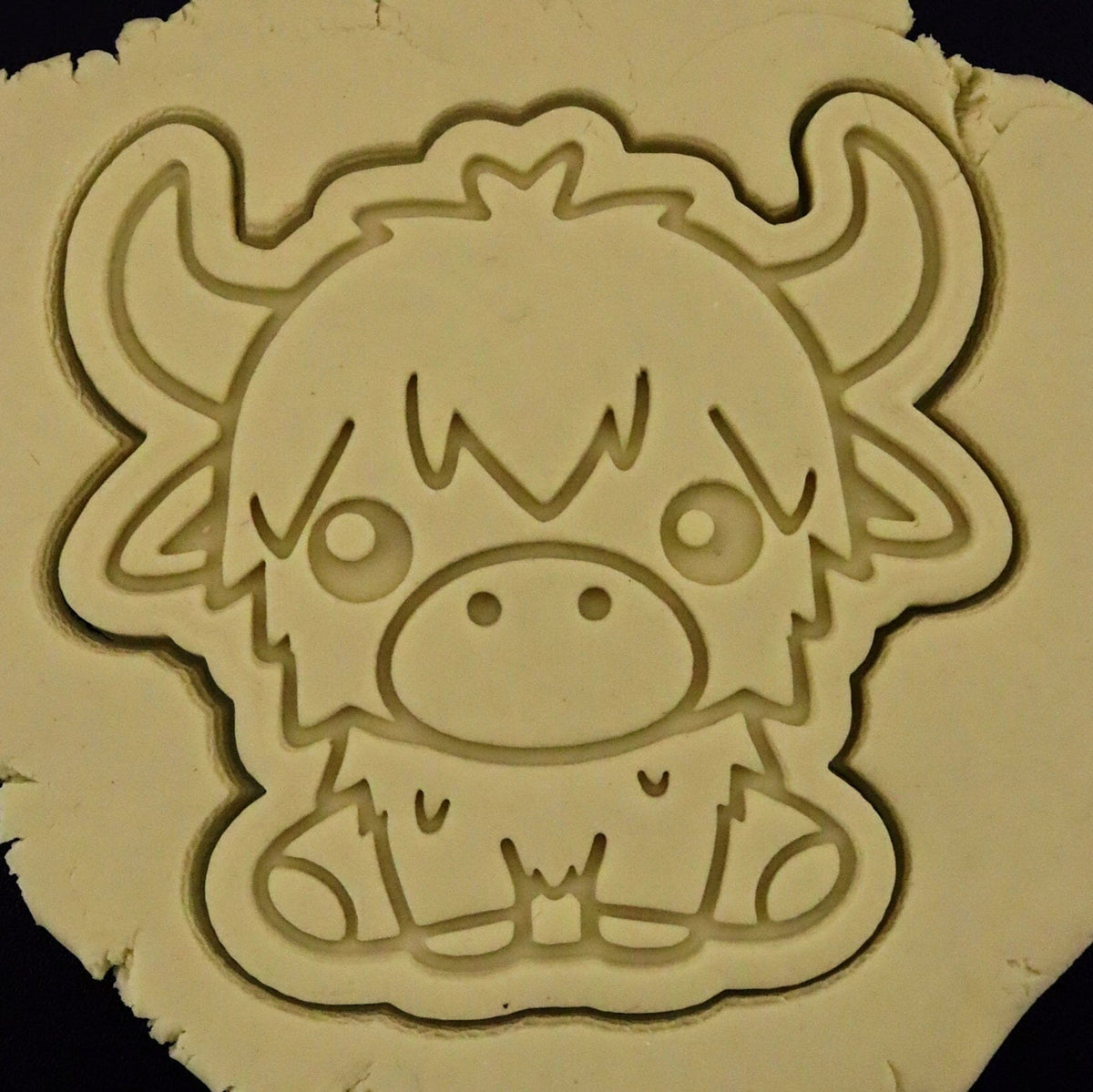Highland Cow Cute Cookie Cutter | Stamp | Stencil #1 Easter / Spring / Flower Cookie Cutter Lady 