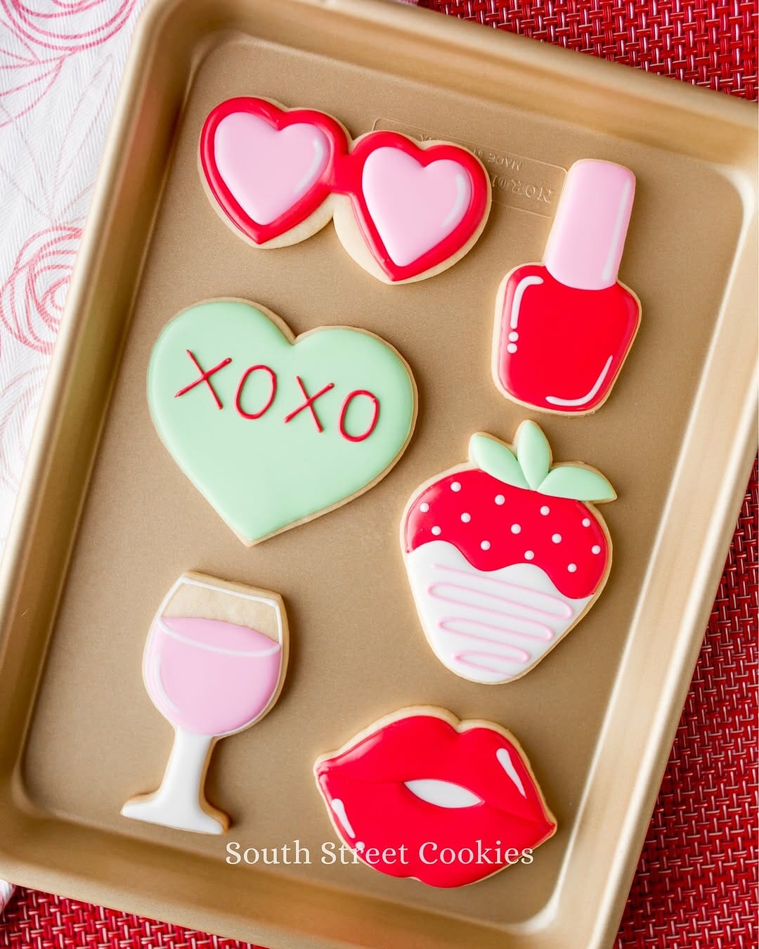 Wine Glass Cookie Cutter Outline Mom / Dad / Bday / Party Cookie Cutter Lady 